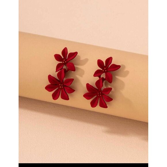 Red flower earrings , Small red earrings ,rose  flower petal lightweight long - Picture 1 of 4